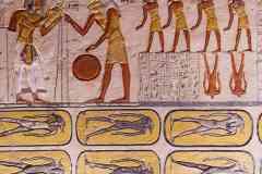 128_Egypte_Louxor_Thebes_Vallee-des-Rois_Tombe-de-Ramses-IX_Fresque_Khnoum-Disque-Solaire_et_Roue-de-la-Vie_