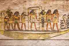 131_Egypte_Louxor_Thebes_Vallee-des-Rois_Tombe-de-Ramses-IX_Fresque_Ramses-IX-avec-des-Dieux-sur-une-Barque-Solaire