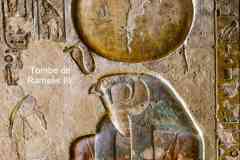 135_Egypte_Louxor_Thebes_Vallee-des-Rois_Tombe-de-Ramses-III_Fresque_Horus-et-le-Disque-Solaire