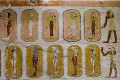 141_Egypte_Louxor_Thebes_Vallee-des-Rois_Tombe-de-Ramses-IV_cartouche-de-Personnages