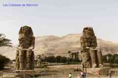 145_Egypte_Louxor_Thebes_Temple-d-Amenhotep-III_XVIIIeme-dynastie_Nouvel-Empire_Les-Colosses-de-Memnon