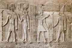 157_Egypte_Kom-Ombo_Temple-de-Sobek_et_Haroeris_Relief_Pharaon-et-son-Epouse-avec-Sobek-et-Haroeris