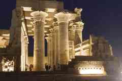 161_Egypte_Kom-Ombo_Temple-de-Sobek_et_Haroeris_Salle-Hypostyle_Pronaos_Illumination