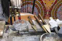 164_Egypte_Assouan_Fabrique-d-Huiles-Essentielles_Outils-du-Souffleur-de-Verre