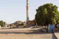 197_Egypte_Assouan_Le-Nil-Sauvage_Ile-de-Sehel_Village-Nubien-de-Jazirat-Suhayl_Mosquee_Minaret_Chevres