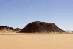 211_Egypte_Sur-la-route-d-Abou-Simbel_Desert_Formations-rocheuses