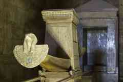 231_Egypte_Edfou_Temple-d-Horus_Le-Sanctuaire_La-Barque-sacree-d-Horus