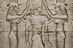 236_Egypte_Edfou_Temple-d-Horus_Corridor-d-Enceinte_Couronnement-de-Pharaon-par-Oudjet-et-Nekhbet