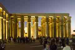 268_Egypte_Louxor_Thebes_Temple-d-Amon_Opet-du-Sud_Salle-Hypostyle_Colonnes-a-Chapiteaux-Papyriformes-fermes