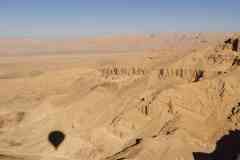 279_Egypte_Louxor_Montgolfiere_Le-Nil_Rive-Ouest_Desert-et-Plateau-montagneux-au-desus-de-la-Necropole-Thebaine