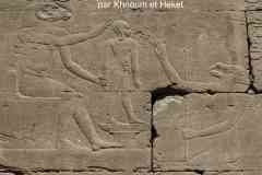 291_Egypte_Denderah_Temple-d-Hathor_Mammisi-de-Nectanebo_Khnoum-et-Heket-faconnent_Ihy-fils-d-Hathor-au-tour