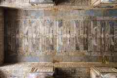 295_Egypte_Denderah_Temple-d-Hathor_Pronaos_Plafonf_Relief_Representations-ailees-de-Ouadjet-Nekhbet-et-Horus