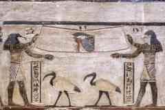 304_Egypte_Denderah_Temple-d-Hathor_Salle-du-Laboratoire_Relief