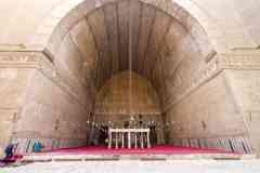 320_Egypte_Le-Caire_Mosquee-et-Madrasa-du-Sultan-Hassan-XIVeme-s-apJC_Style-Mamelouk_Iwan