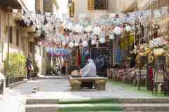 332_Egypte_Le-Caire_Rue-Al-Moez-Ldin-Allah-Al-Fatmi_croisement-avec_Rue-Haret-Al-Darb-Al-Asfar
