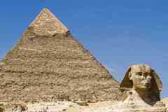 383_Egypte_Le-Caire_Gizeh_Le-Sphinx_et_Pyramide-de-Khephren-fils-de-Kheops-2570-avJC_IVeme-dynastie