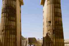 387_Egypte_Le-Caire_Saqqarah_Pyramide-a-Degres-de-Djeser-2680-avJC_IIIeme-dynastie_Complexe-Funeraire_Colonnes-fasciculees