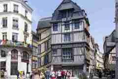 17_MG_26369_Rouen_Place-Barthelemy_Maisons-anciennes-a-Colombage